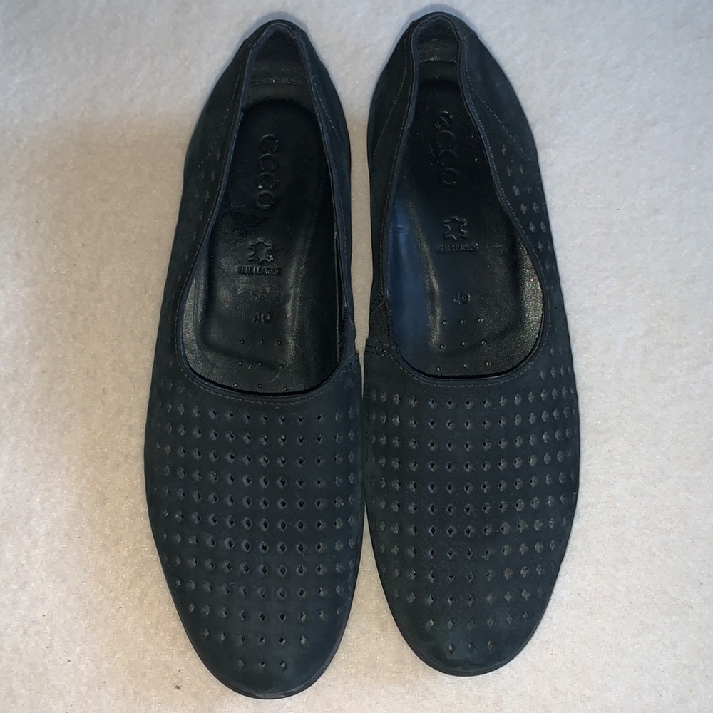 Ecco Perforated Leather Slip-On Black Shoes Women’s Size 40